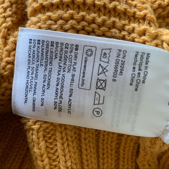 Sweater - Picture 6 of 8